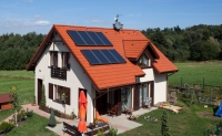 Dom z&nbsp;8 kolektorami - instalacja solarna dla podgrzewania CWU i&nbsp;wspomagania CO hewalex
