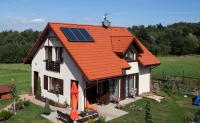 Dom z&nbsp;3 kolektorami - instalacja solarna dla podgrzewania CWU Hewalex 